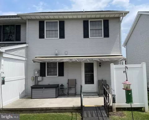 548 E Walnut St, Hanover, PA 17331 photo 9