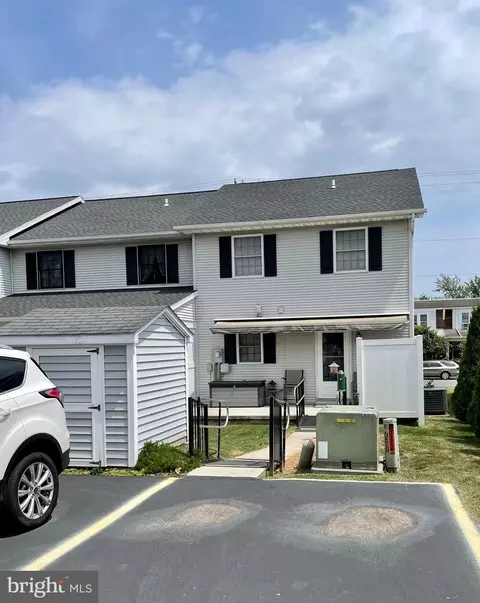 548 E Walnut St, Hanover, PA 17331 photo 5