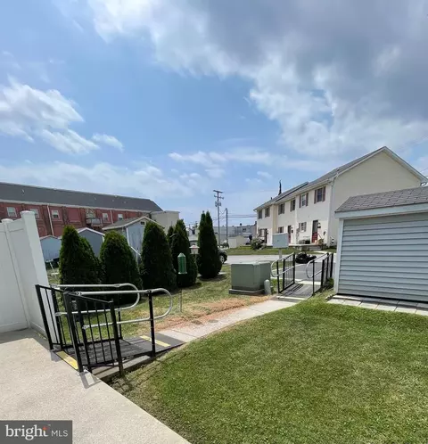 548 E Walnut St, Hanover, PA 17331 photo 7