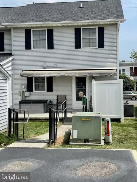 548 E Walnut St, Hanover, PA 17331 photo 6