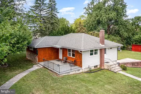 315 Clover Ln, Hanover, PA 17331