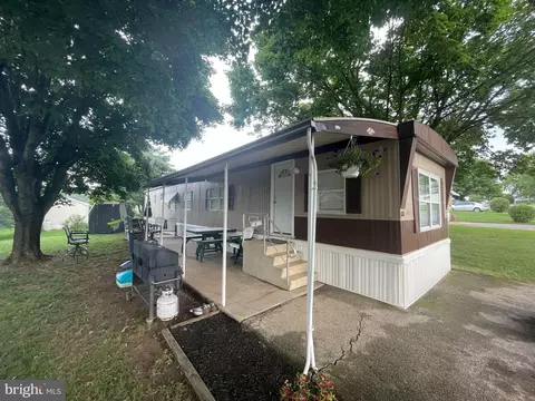 107 Gateshead Dr, Stewartstown, PA 17363
