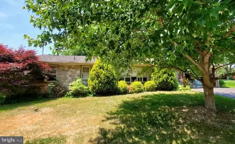 1261 William St, Hanover, PA 17331