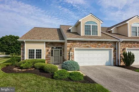 2900 Halstead Ln, York, PA 17404