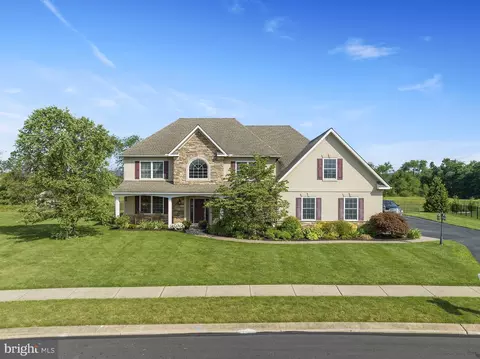 4045 Country Dr, Dover, PA 17315