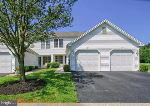 603 Canvasbach Dr #19E, Etters, PA 17319