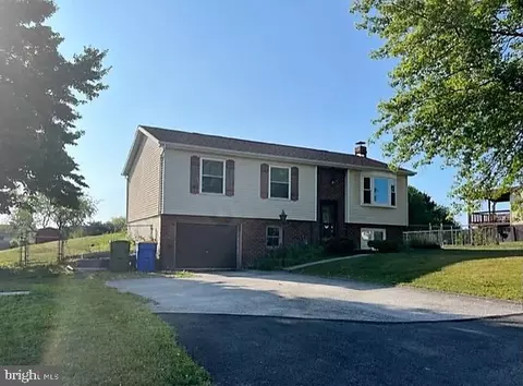 81 Smeach Dr, Hanover, PA 17331