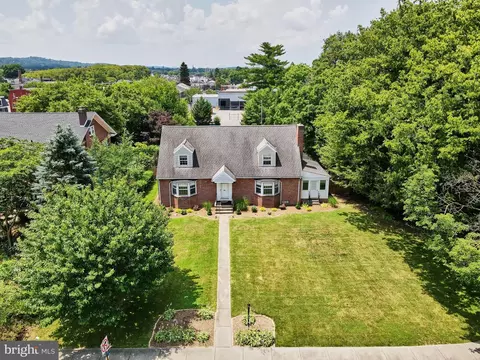 4 Elmwood Blvd, York, PA 17403