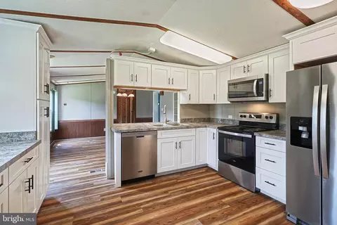 1160 Old Trail Rd, Etters, PA 17319