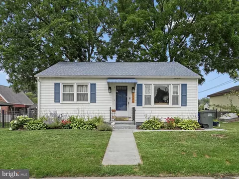 1306 Canterbury Ln, York, PA 17406