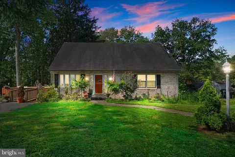 591 Eastpoint Rd, New Freedom, PA 17349