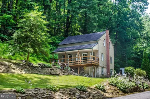 5160 Shenks Ferry Rd, Brogue, PA 17309