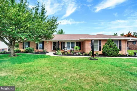 1885 Austin Ln, York, PA 17408