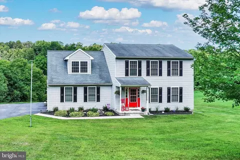262 E Main St, Felton, PA 17322