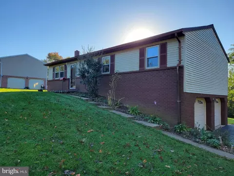 810 Belle Rd, Red Lion, PA 17356