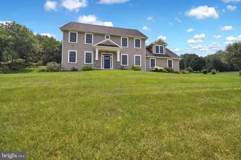 2684 Seitzland Rd, Glen Rock, PA 17327