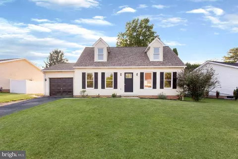 52 Brewster St, Hanover, PA 17331