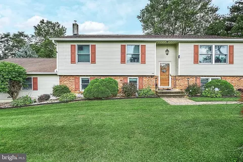 17904 Susquehanna Trl S, New Freedom, PA 17349