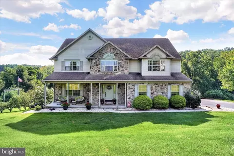 55 Percheron Dr, York, PA 17406