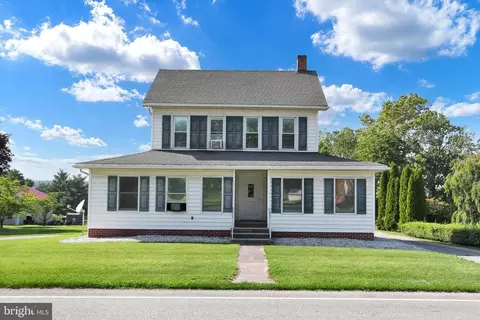 5741 York Rd, Spring Grove, PA 17362