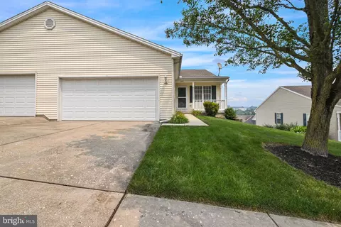 6811 Seneca Ridge Dr, York, PA 17403