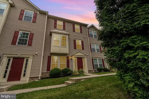 1152 Blue Bird Ln #20, York, PA 17402