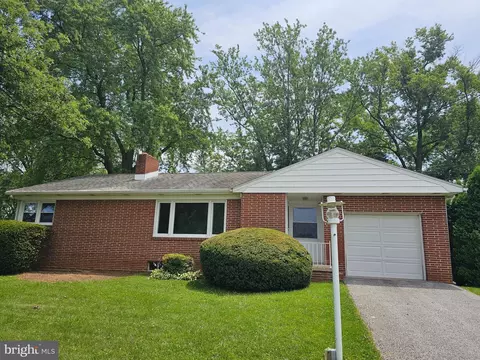 635 New School Ln, Dallastown, PA 17313