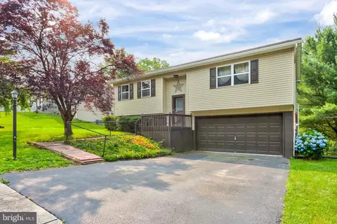 60 Ivy Dr, Manchester, PA 17345