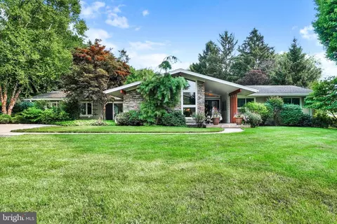81 Lynbrook Dr S, York, PA 17402