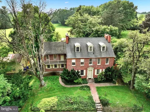 1275 Hokes Mill Rd, York, PA 17408
