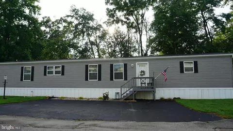 114 Rustique Dr, York, PA 17408