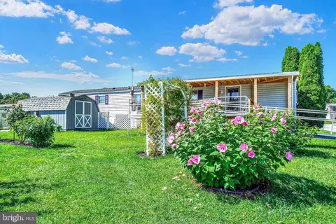 107 Carbridge Rd W, Stewartstown, PA 17363