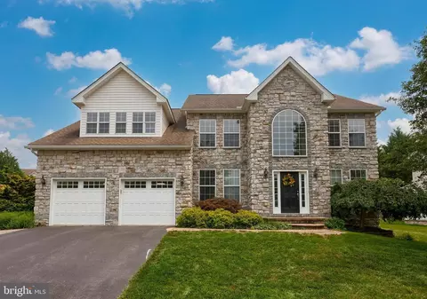 1239 Winding Oak Dr, York, PA 17403