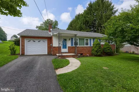 943 S Sharon Ave, Red Lion, PA 17356