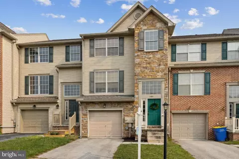 1285 Wanda Dr, Hanover, PA 17331