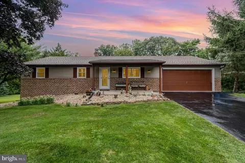 65 Griffith Ln, Manchester, PA 17345