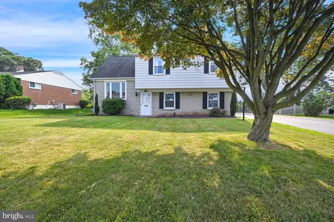 1621 San Gabriel Dr, York, PA 17406