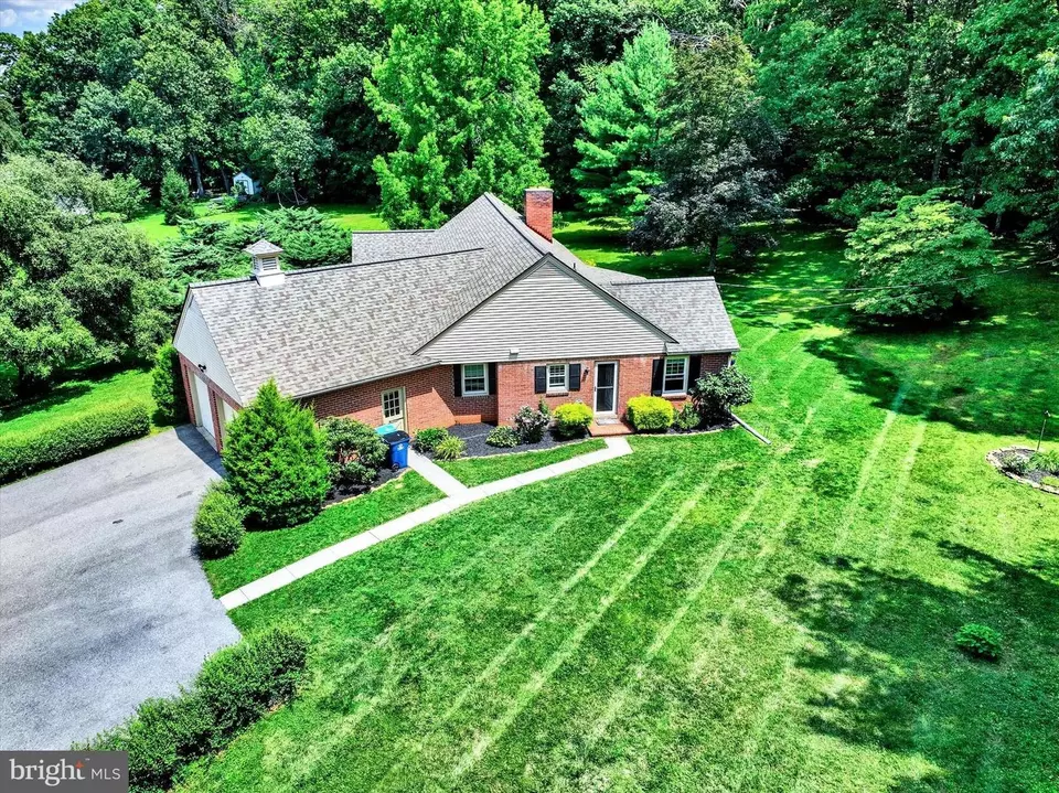 1613 Seven Valleys Rd, York, PA 17408 41 Photos Movoto