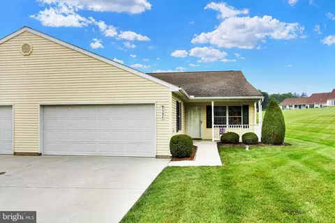 1306 Village Dr #134, Spring Grove, PA 17362