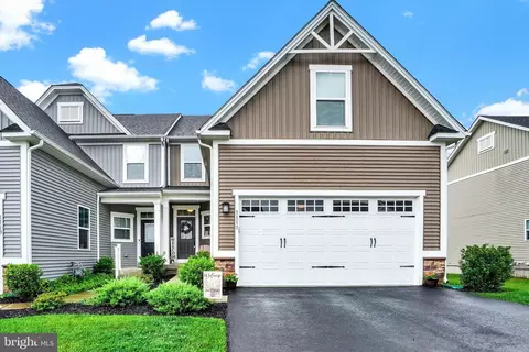 1111 Greenleigh Dr, York, PA 17403