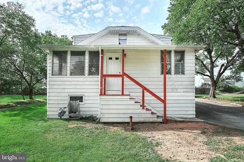 3291 Alta Vista Rd, Dover, PA 17315