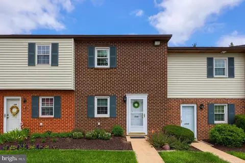 1708 Baron Dr, York, PA 17408