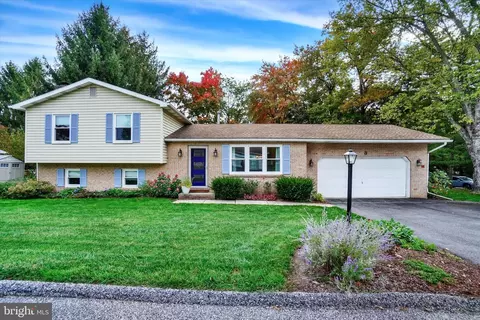 3 Oxford Ct, New Freedom, PA 17349