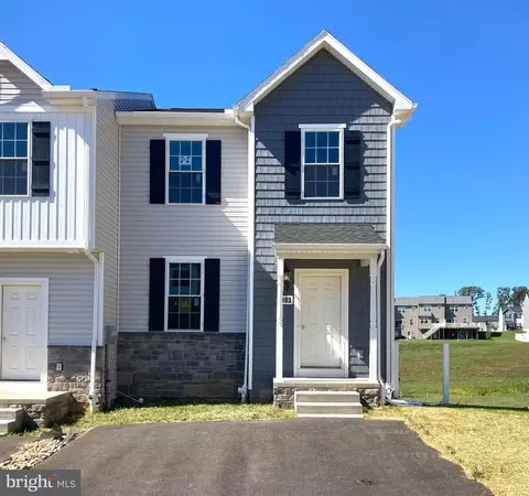 103 Holstein Dr #171, Hanover, PA 17331