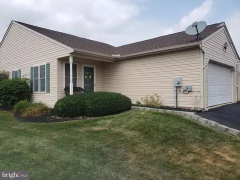 3273 Harmony Rose Ct, Dover, PA 17315