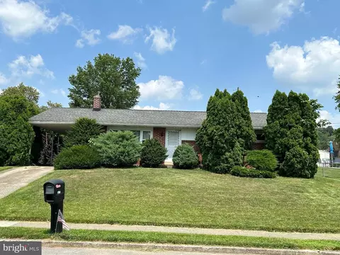 1765 Pelham Dr, York, PA 17406