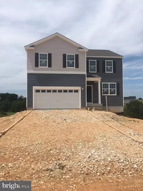 203 Knobby Hook Dr, Hanover, PA 17331