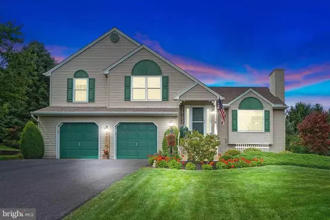 332 Pine Valley Dr, Felton, PA 17322