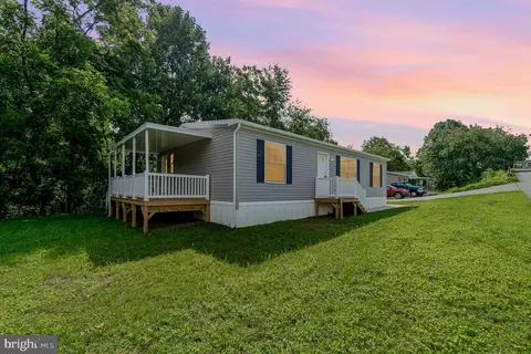 114 Fawn Circle Dr, Windsor, PA 17366