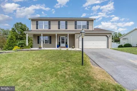 200 Martel Cir, Dillsburg, PA 17019